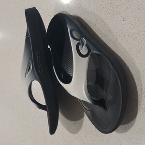 OOFOS Sport Sandals